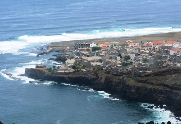 on notera en petit sur la pointe, l'HLM à cochon..