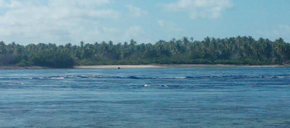 Courant sortant dans la passe Arikitamiro Atoll de Makemo. Vitesse du courant évalué à 8 knts - pas la peine d’essayer d’entrer !