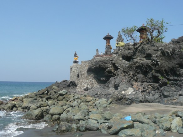 Batu Bolong. Un des seuls temples hindous qui reste sur l’ile de Lombok.